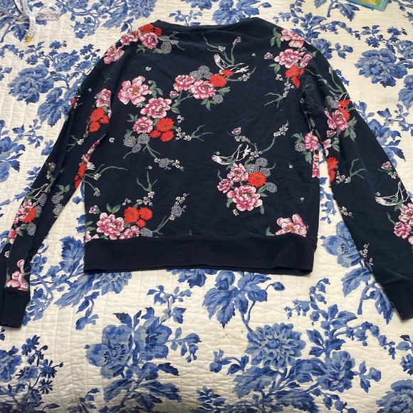 Floral Long Sleeve - Picture 7 of 7